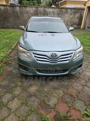Toyota Camry 2010 Green