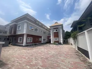 2bdrm Apartment in Lekki Phase 1 for rent