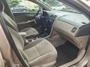 Toyota Corolla 2009 Gold