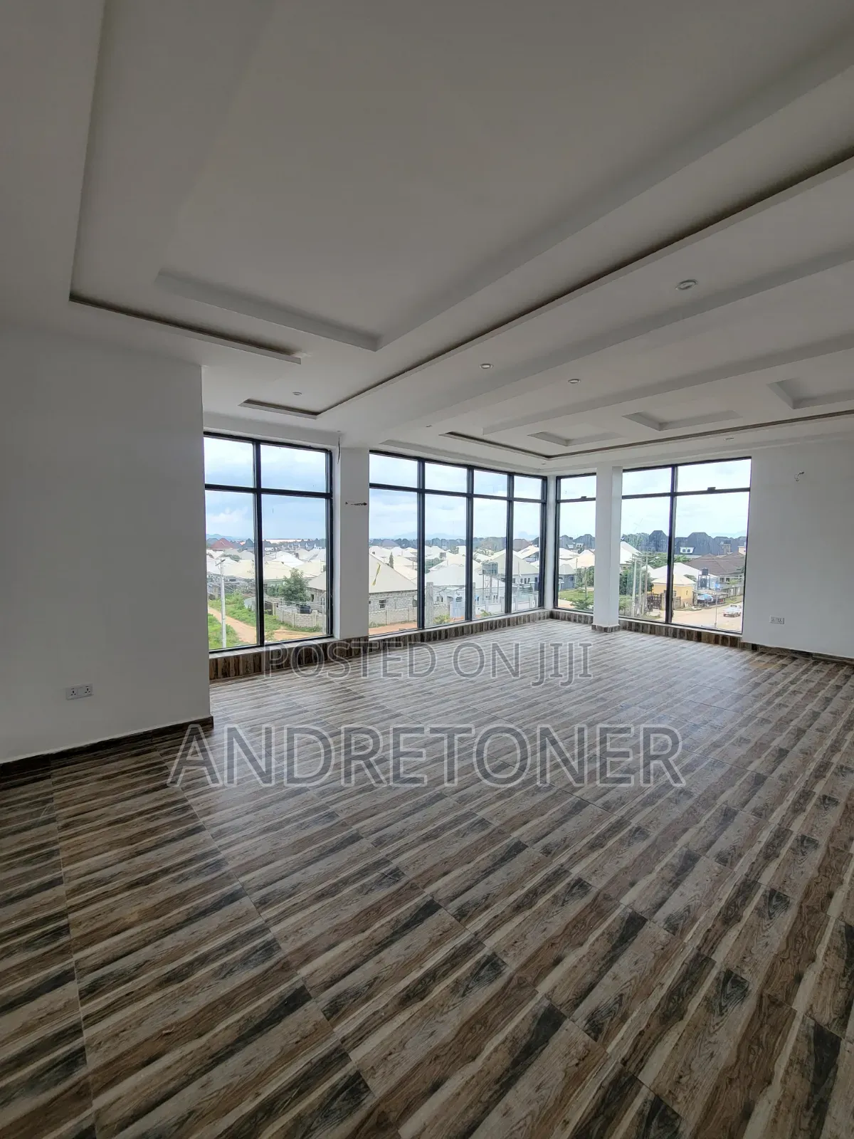 Premium Shop Space