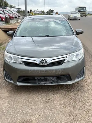 Toyota Camry LE 4dr Sedan (2.5L 4cyl 6A) 2013 Green