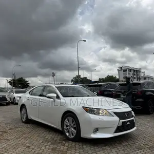 Lexus ES 2013 White
