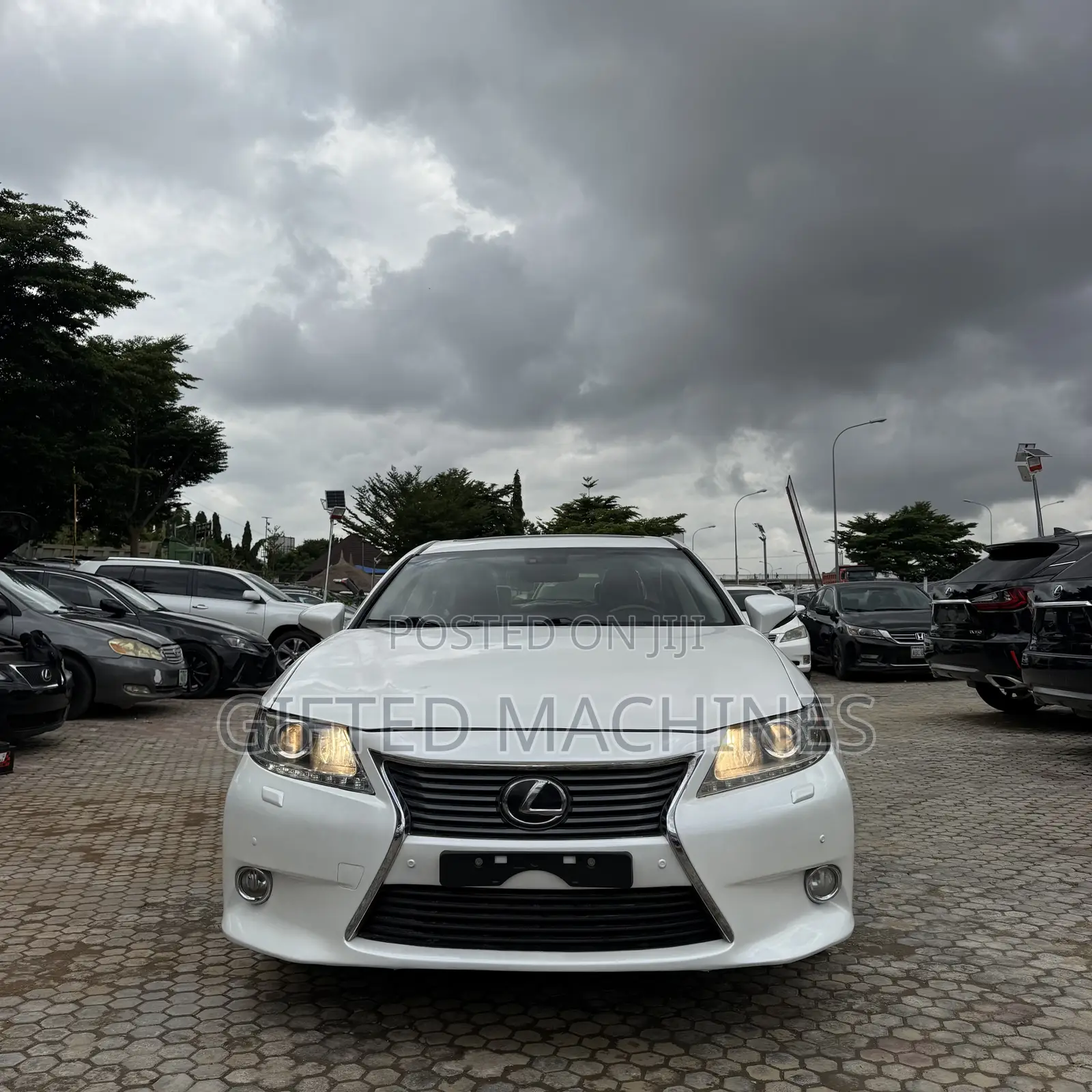 Lexus ES 2013 White