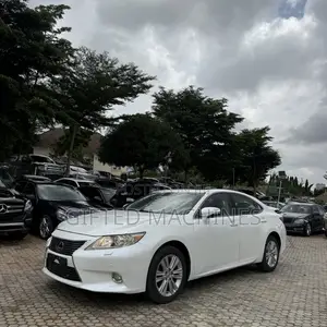 Lexus ES 2013 White
