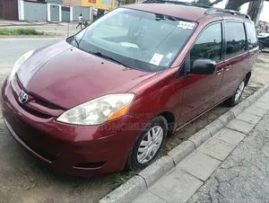Toyota Sienna 2009 Red