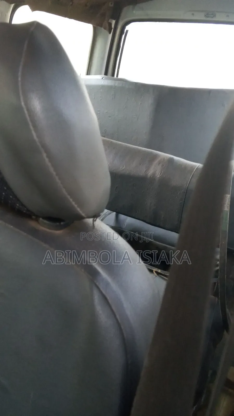 Isuzu AVR 2014 Yellow