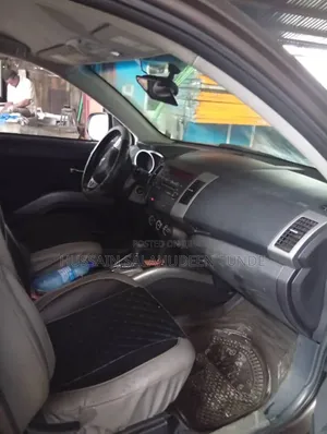 Mitsubishi Outlander 2010 Gray