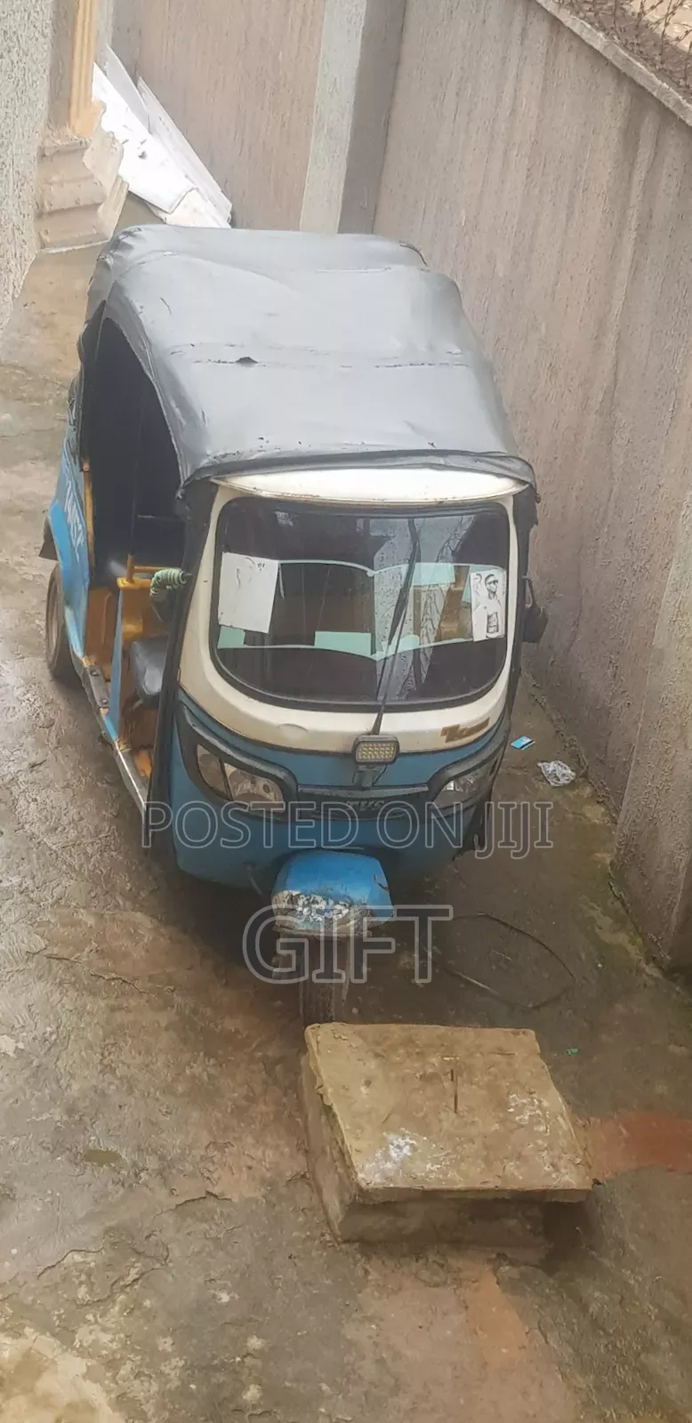 TVS Raider 125 2023 Blue