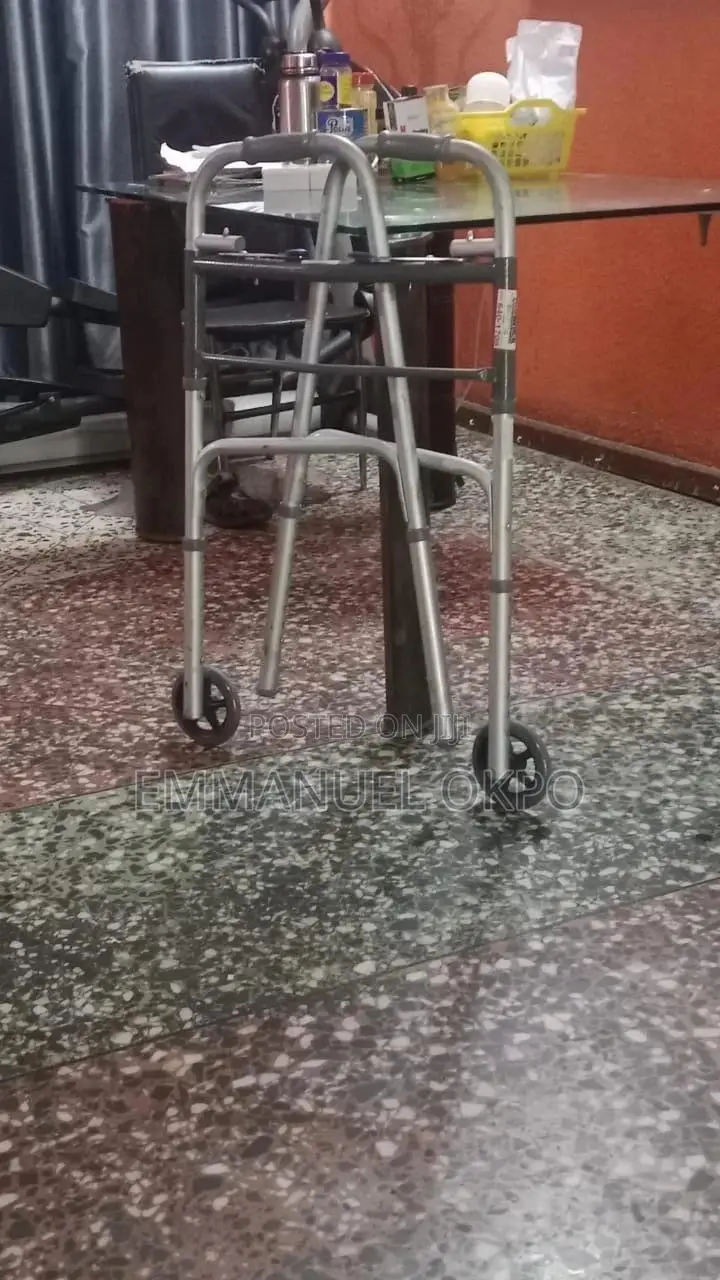 Adjustable Hand Walker