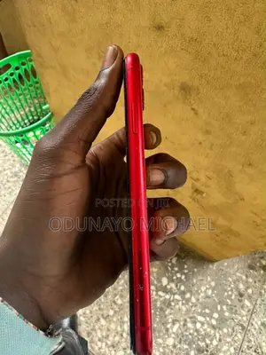 Apple iPhone 11 128 GB Red