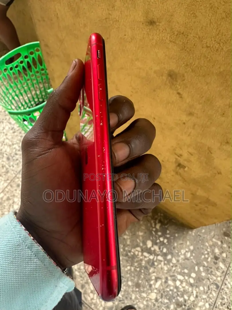 Apple iPhone 11 128 GB Red