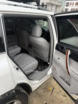Toyota Highlander Limited 2011 White