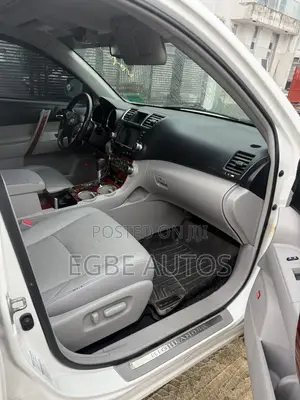 Toyota Highlander Limited 2011 White