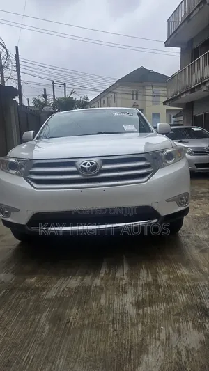 Toyota Highlander Limited 2011 White