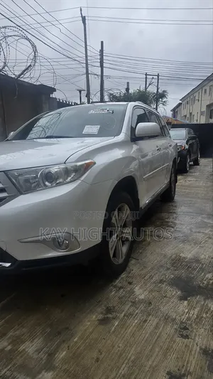 Toyota Highlander Limited 2011 White