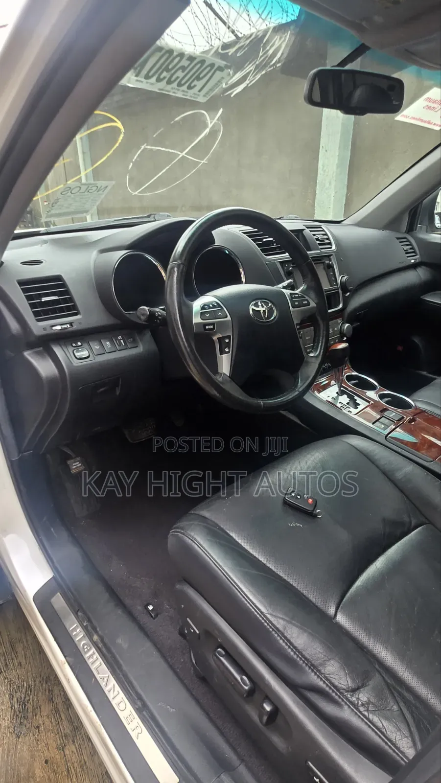 Toyota Highlander Limited 2011 White