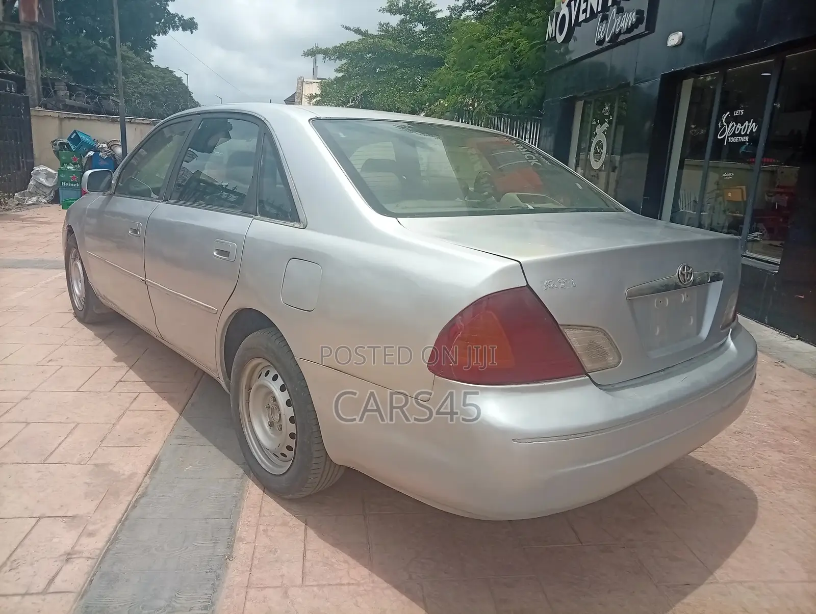 Toyota Avalon 2000 Silver
