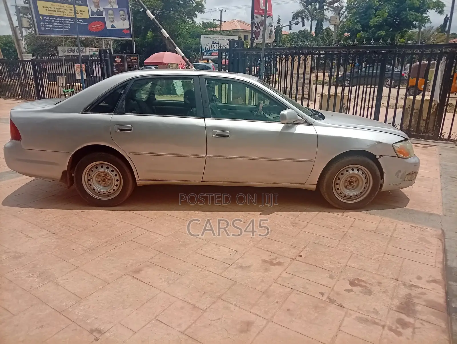 Toyota Avalon 2000 Silver