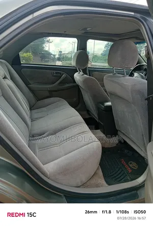 Toyota Camry LE 4dr Sedan (2.4L 4cyl 5M) 2002 Gray