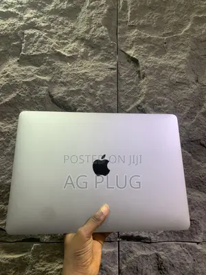 Laptop Apple MacBook Pro 2017 8GB Qualcomm Snapdragon X Elite SSD 256GB