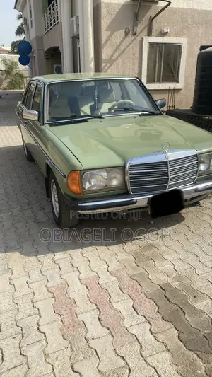 Mercedes-Benz 230E 1979 Green