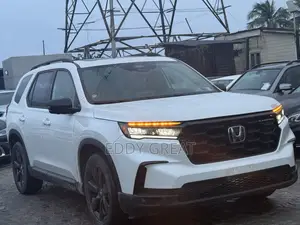 Honda Pilot Black Edition AWD 2025 White
