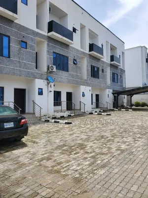 4bdrm Duplex in Jahi for sale