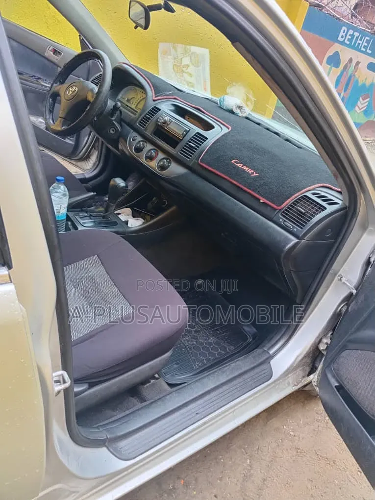 Toyota Camry 2004 Silver