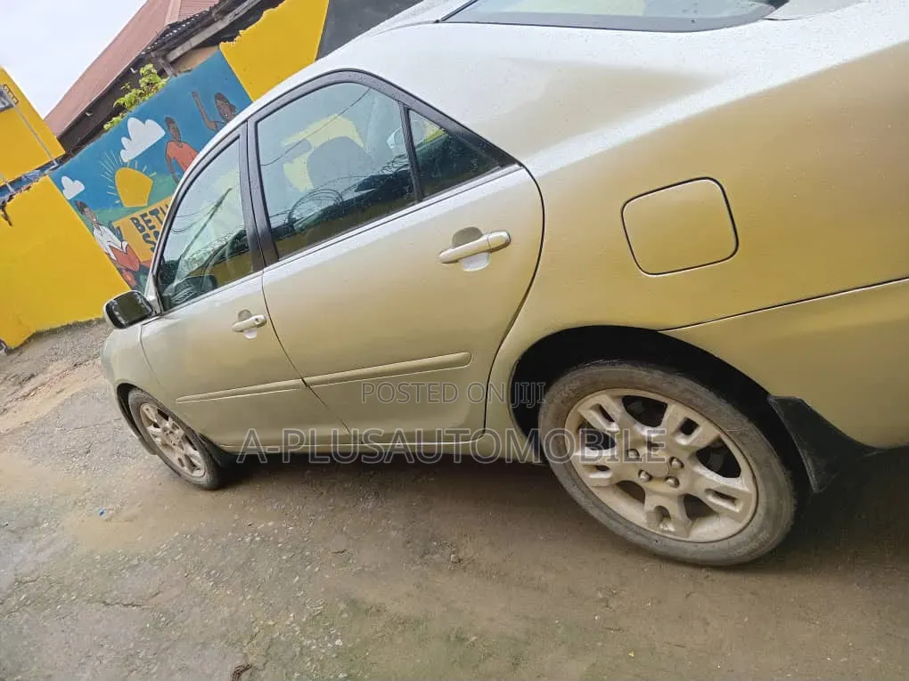 Toyota Camry 2004 Silver