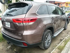 Toyota Highlander 2017 Brown