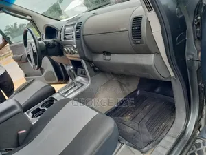 Nissan Pathfinder 2006 Gray