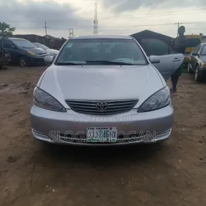 Toyota Camry XLE 2025 Silver