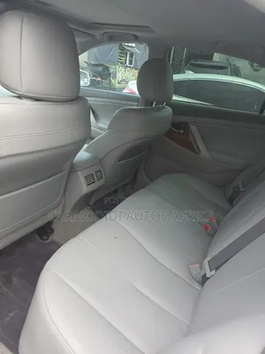 Toyota Camry XLE V6 4dr Sedan (3.5L 6cyl 6AM) 2010 White