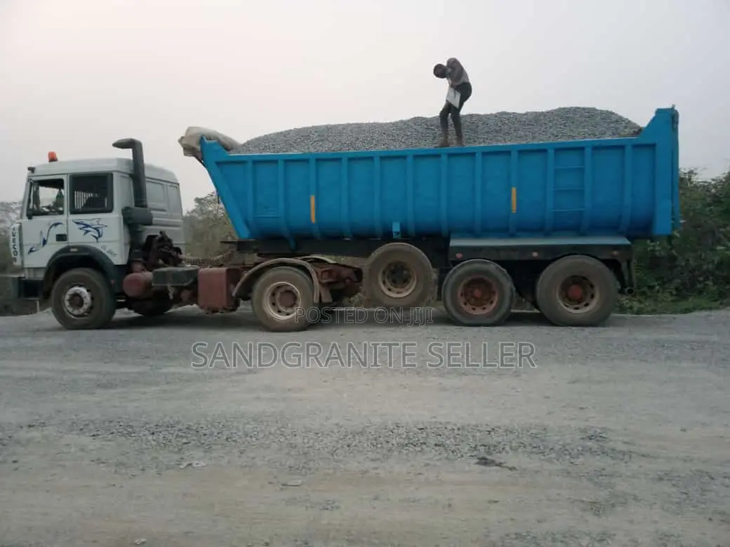30 Tonnes Granite