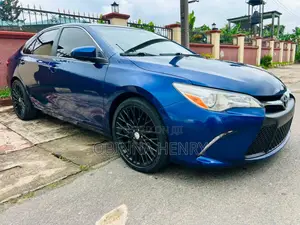 Toyota Camry LE 4dr Sedan (2.5L 4cyl 6A) 2017 Blue