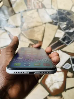 Apple iPhone XR 64 GB Silver