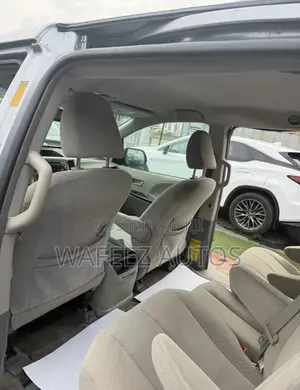 Toyota Sienna LE FWD 8-Passenger 2013 Silver