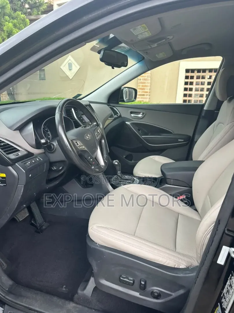 Hyundai Santa Fe 2013 Black