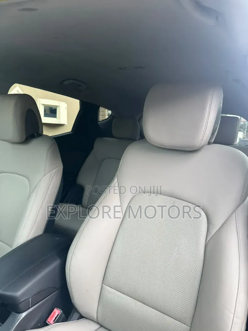 Hyundai Santa Fe 2013 Black