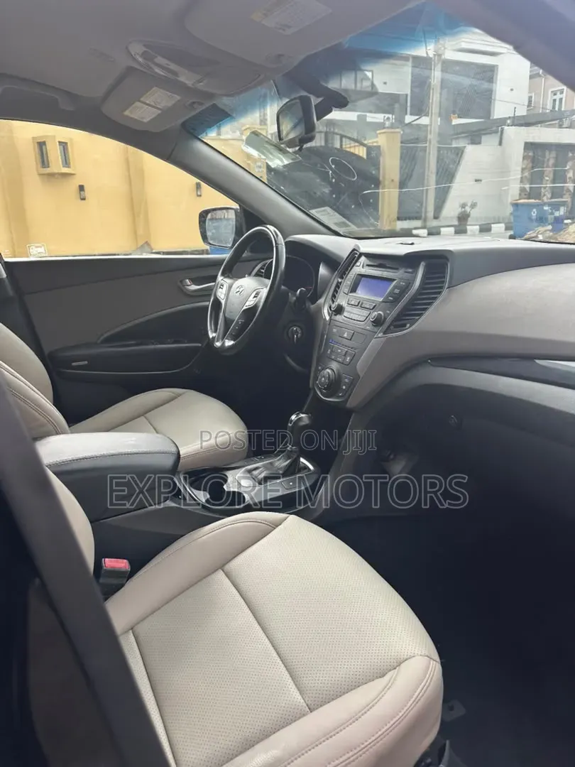 Hyundai Santa Fe 2013 Black