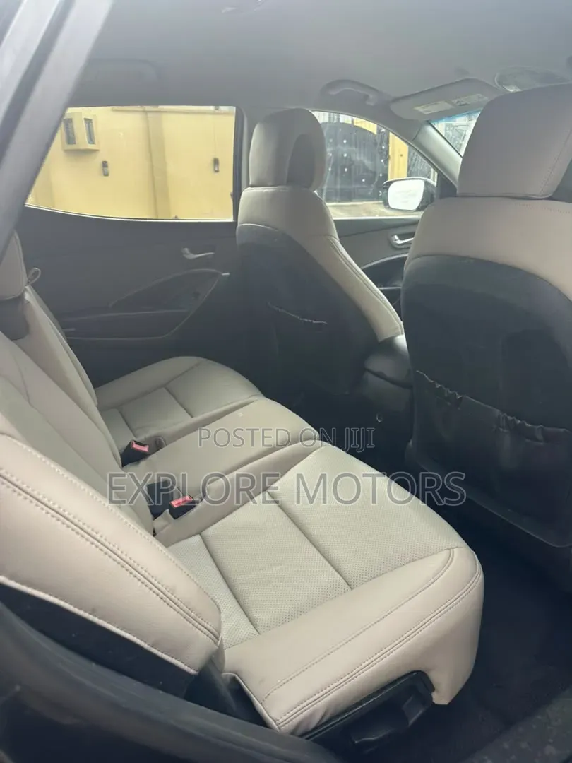 Hyundai Santa Fe 2013 Black
