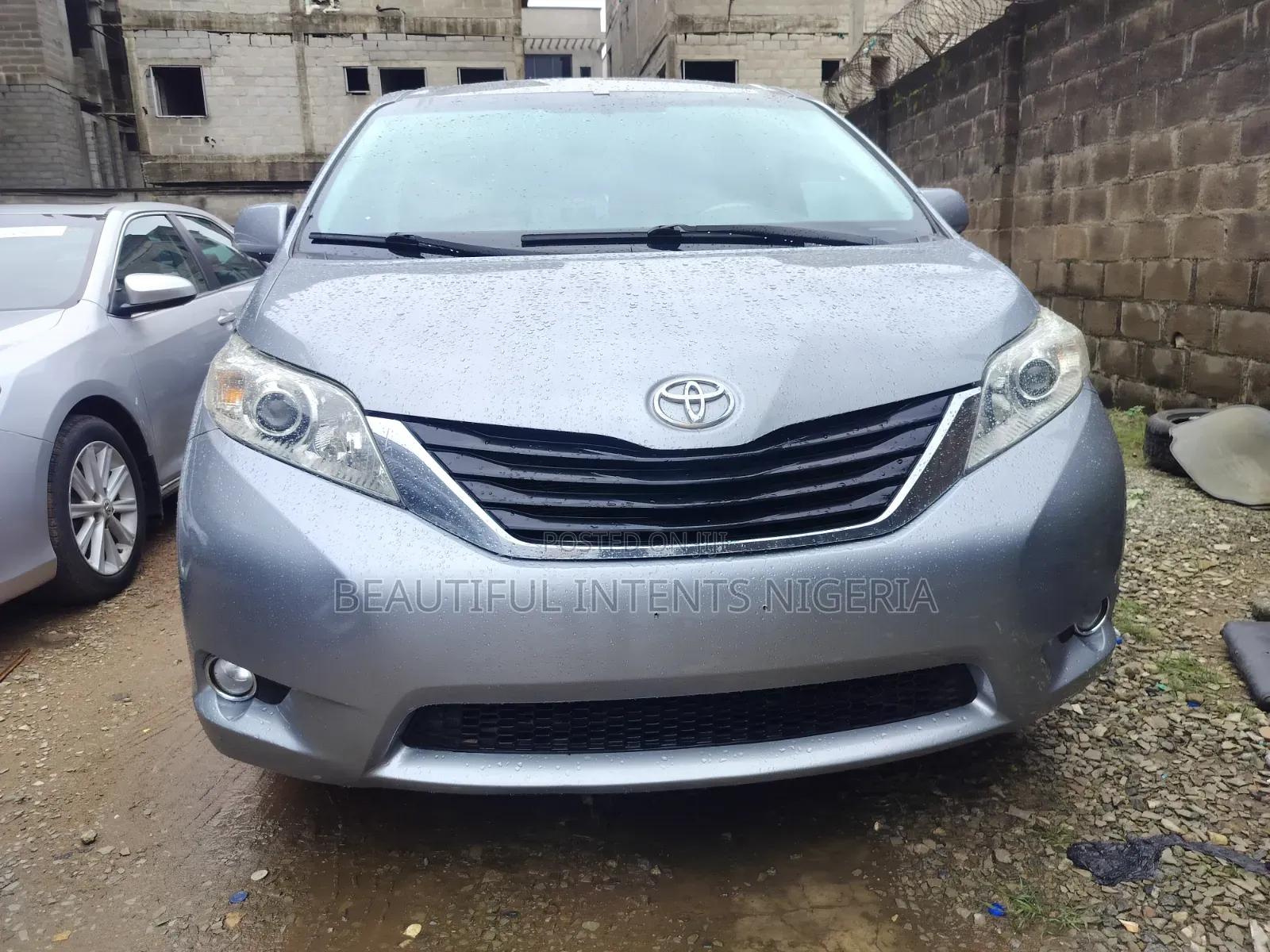 Toyota Sienna 2012 Silver