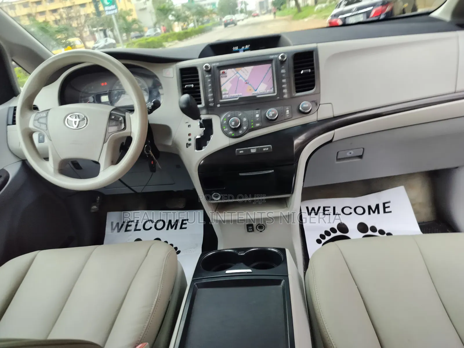 Toyota Sienna 2012 Silver