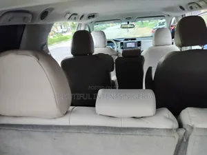 Toyota Sienna 2012 Silver