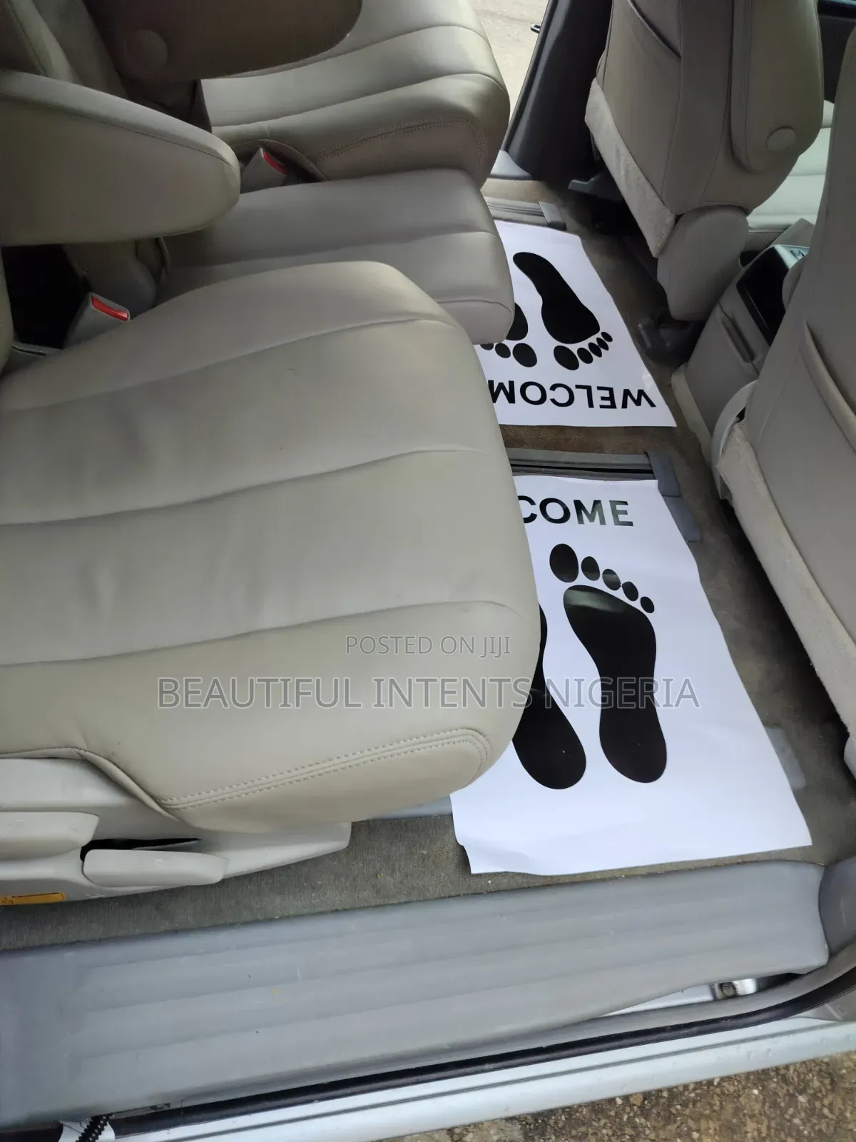 Toyota Sienna 2012 Silver