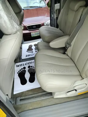 Toyota Sienna 2012 Silver