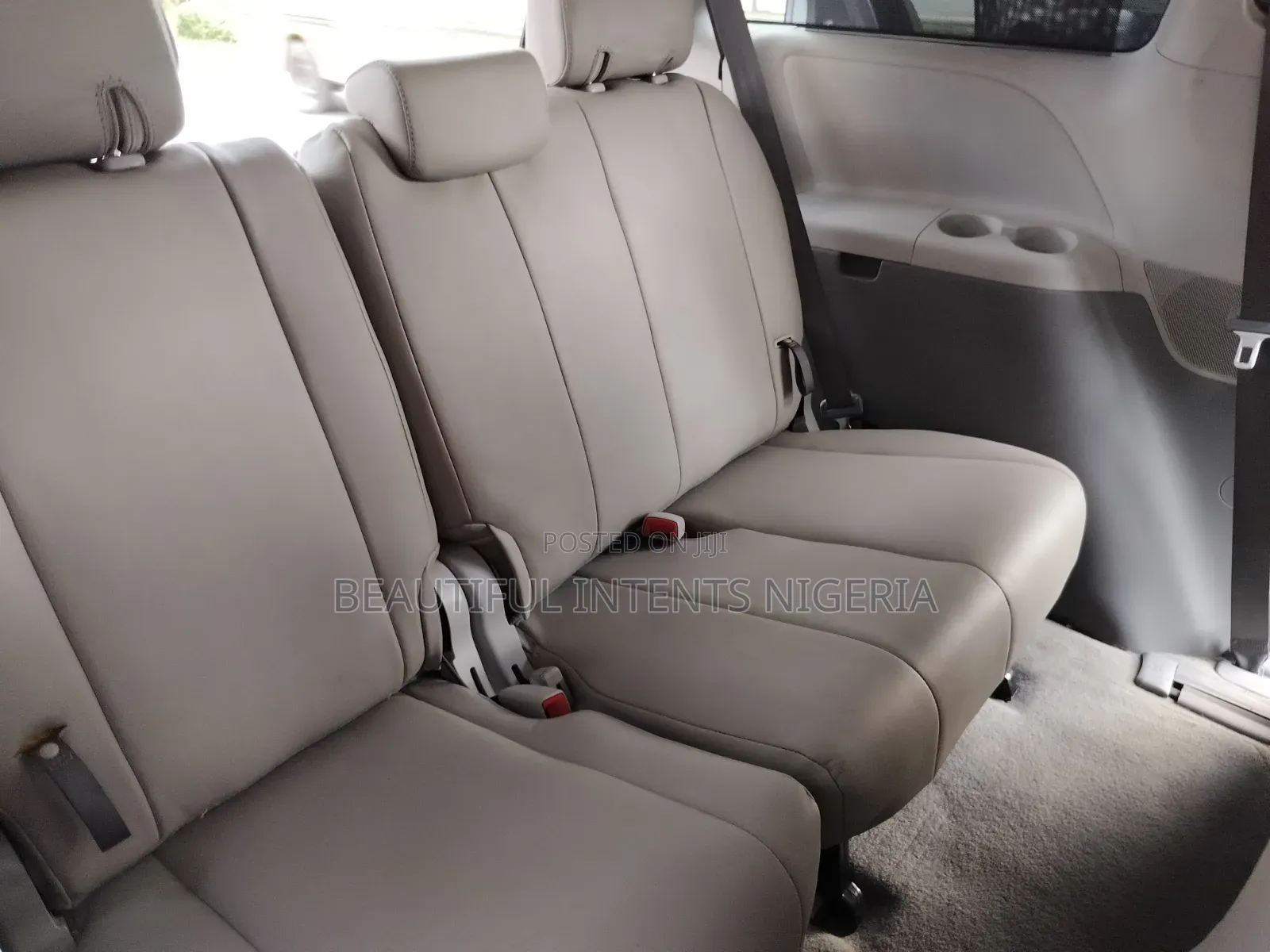 Toyota Sienna 2012 Silver