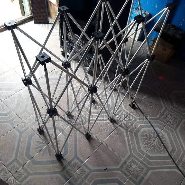 4 Legs DJ Stand