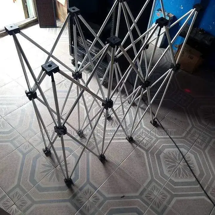 4 Legs DJ Stand