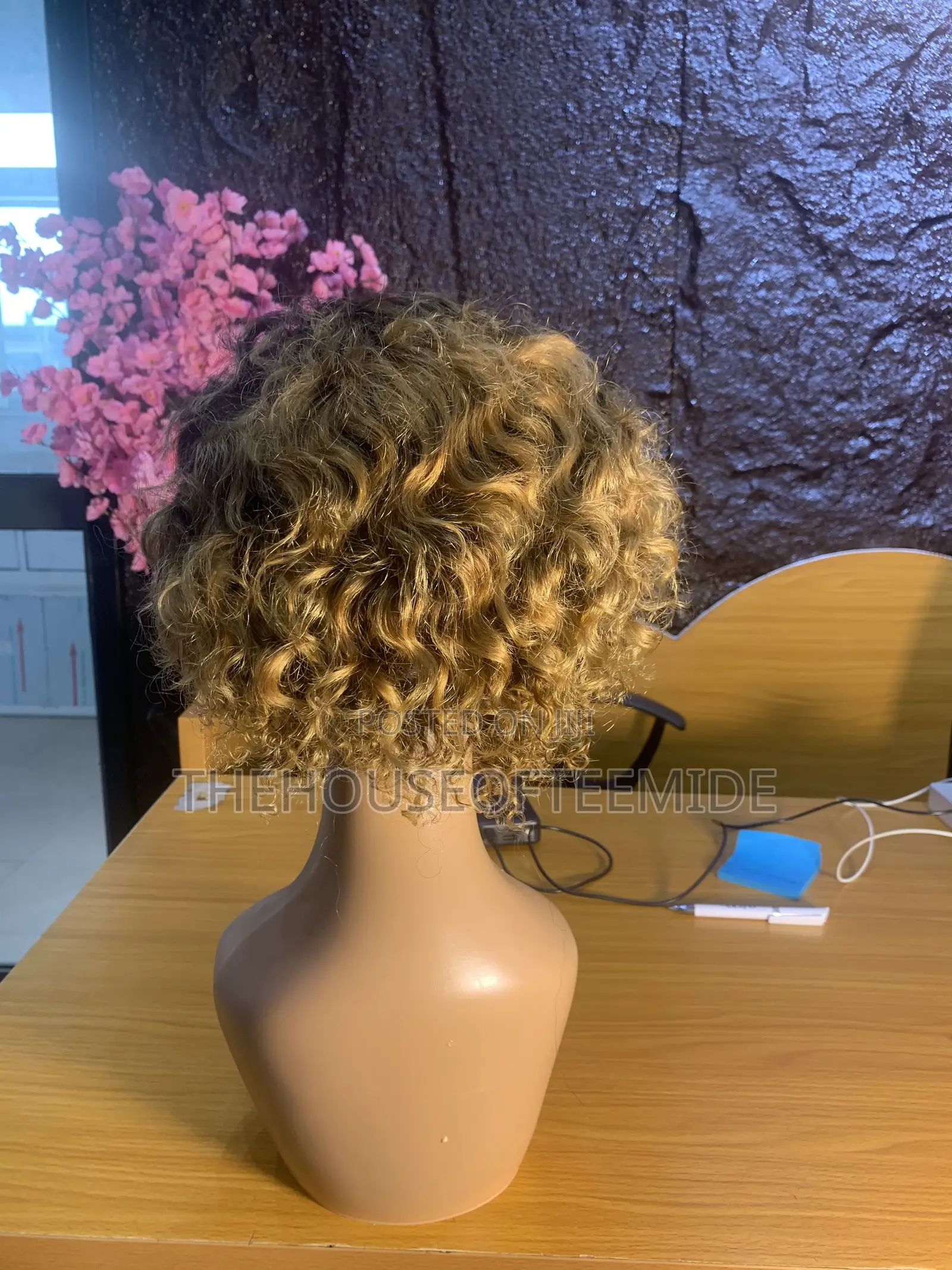 Banded Short Curly Wig